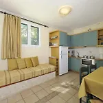 Paris Village Apartmanhotel