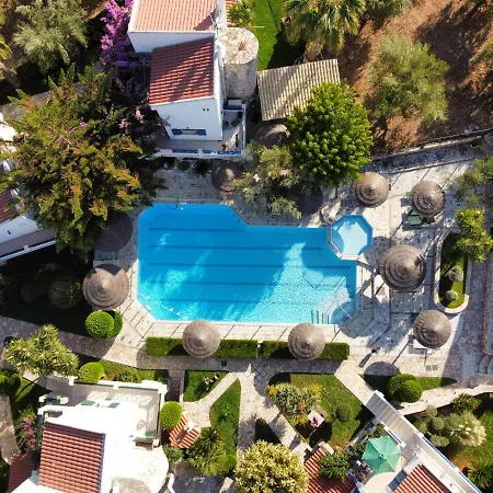 Paris Village Apartahotel Chrani