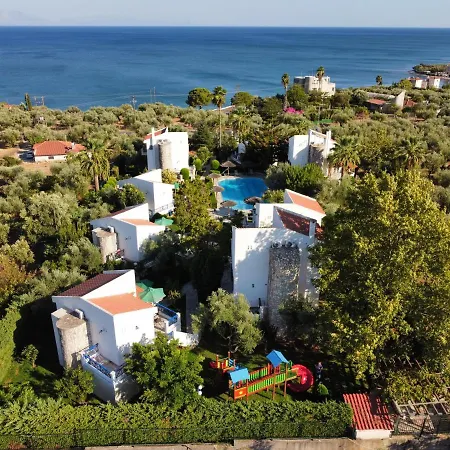 Paris Village Apartmanhotel Hráni