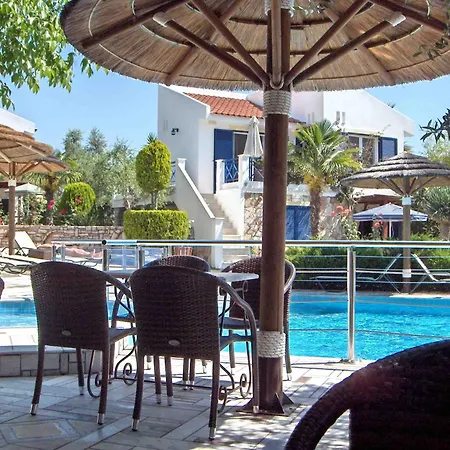 Paris Village Apartmanhotel Hráni