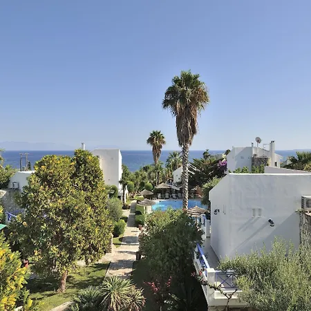 Apartahotel Paris Village 4*