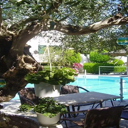 Paris Village 4*