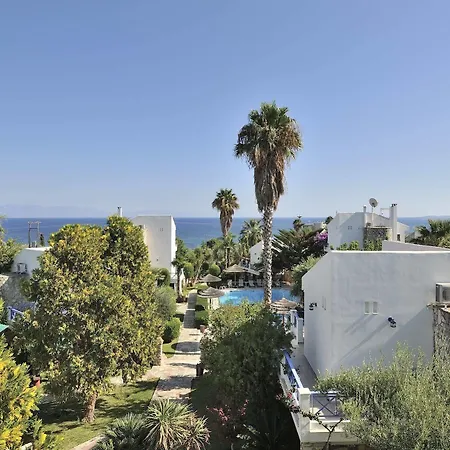 Apartahotel Paris Village 4*
