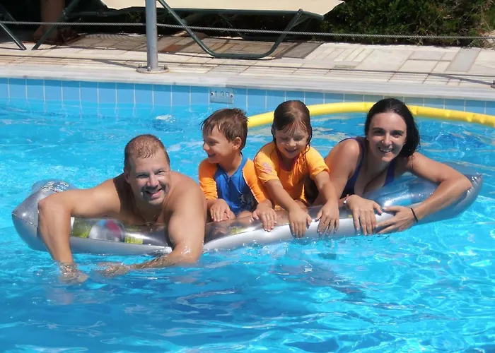 Ξενοδοχείο με διαμερίσματα Paris Village 4*