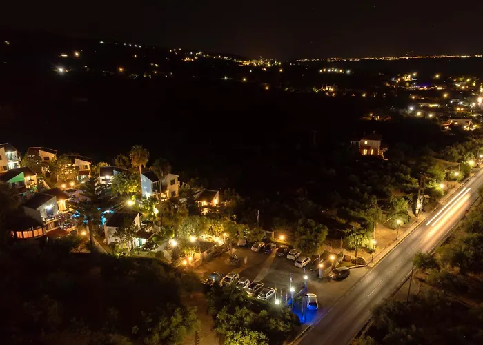 Ξενοδοχείο με διαμερίσματα Paris Village 4*